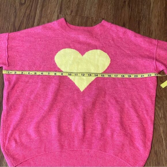 Vince Camuto Fuzzy Long Sleeve Sweater Bright Pink with Yellow Heart Size XS - Picture 9 of 10